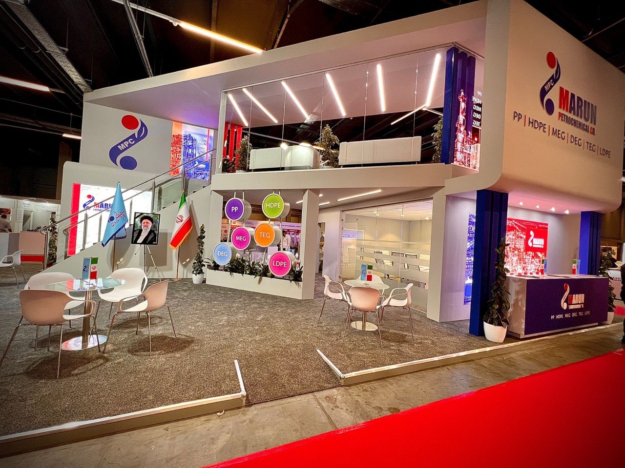 Marun 156 m² Doppelstock-Messestand auf der Plastpol